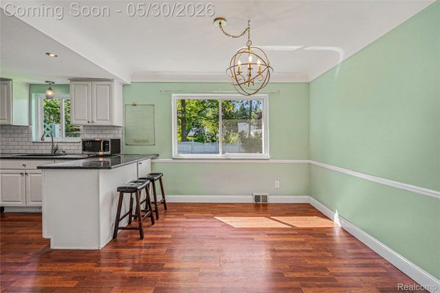 6275 Westmoor Drive, Shelby Charter Township, MI 48316