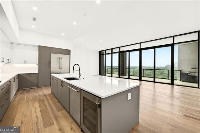 2425 Peachtree Road NE 1504, Atlanta, GA 30305