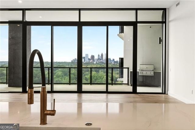 2425 Peachtree Road NE 1504, Atlanta, GA 30305