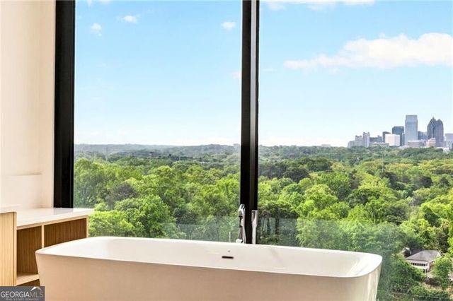 2425 Peachtree Road NE 1504, Atlanta, GA 30305
