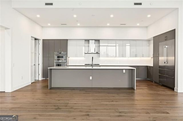 2425 Peachtree Road NE 1504, Atlanta, GA 30305