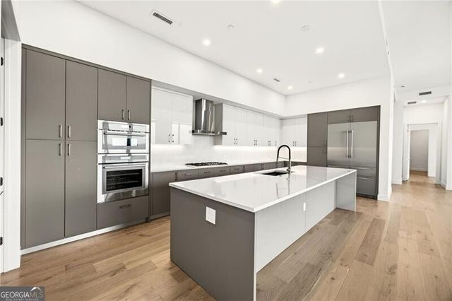 2425 Peachtree Road NE 1504, Atlanta, GA 30305