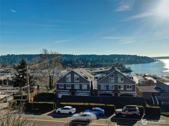 6330 NE 181st Street, Kenmore, WA 98028