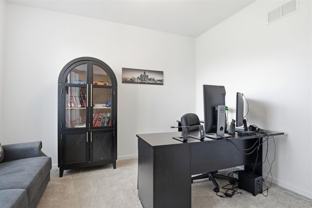275 Honey Tree Way, Ann Arbor, MI 48103