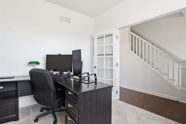 275 Honey Tree Way, Ann Arbor, MI 48103