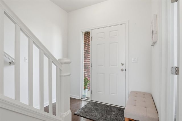 275 Honey Tree Way, Ann Arbor, MI 48103