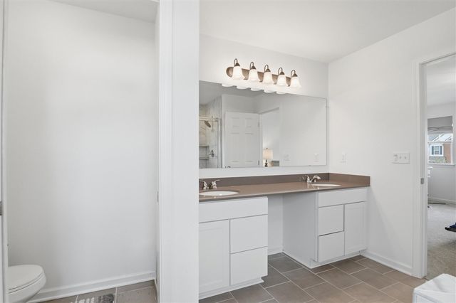 275 Honey Tree Way, Ann Arbor, MI 48103