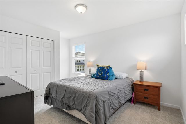 275 Honey Tree Way, Ann Arbor, MI 48103
