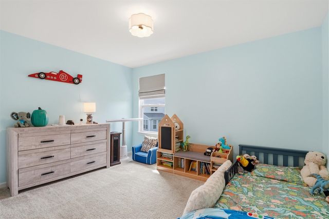 275 Honey Tree Way, Ann Arbor, MI 48103