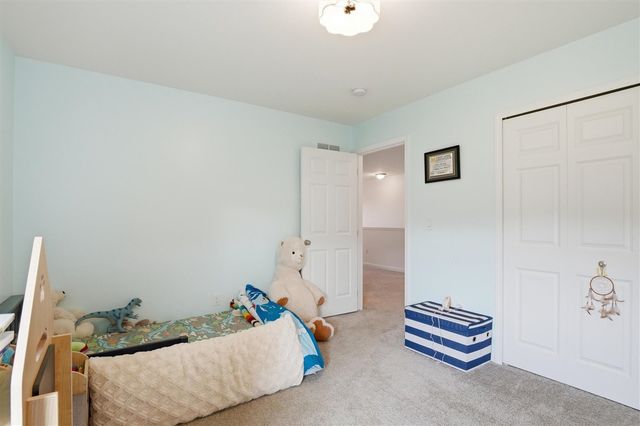 275 Honey Tree Way, Ann Arbor, MI 48103