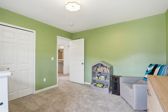 275 Honey Tree Way, Ann Arbor, MI 48103