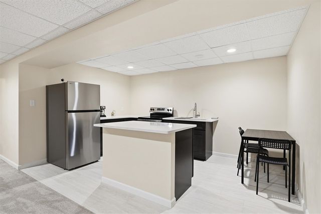 275 Honey Tree Way, Ann Arbor, MI 48103