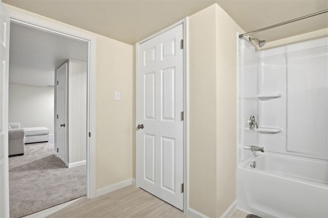 275 Honey Tree Way, Ann Arbor, MI 48103
