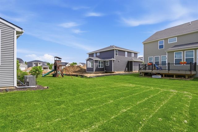 275 Honey Tree Way, Ann Arbor, MI 48103
