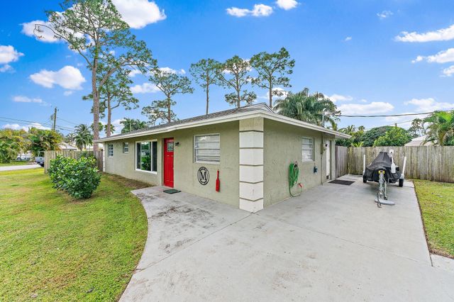 5854 SE Orange Blossom Trail, Hobe Sound, FL 33455