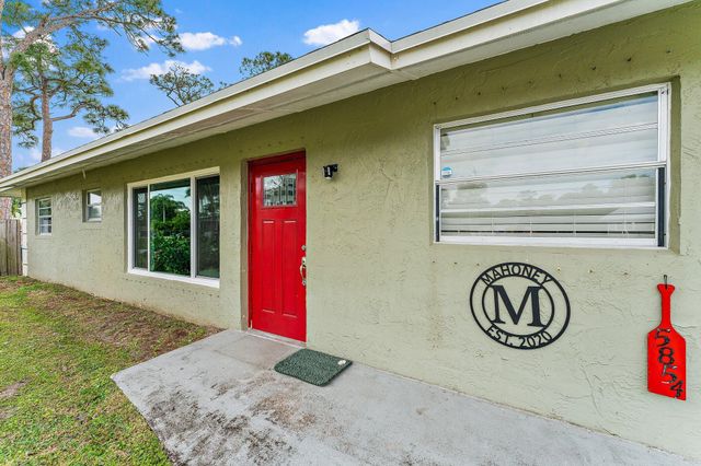 5854 SE Orange Blossom Trail, Hobe Sound, FL 33455