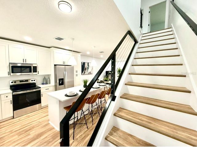 8106 N GREENWOOD AVENUE, Tampa, FL 33604