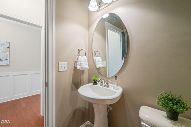700 Ancient Oaks Drive, Holly Springs, NC 27540