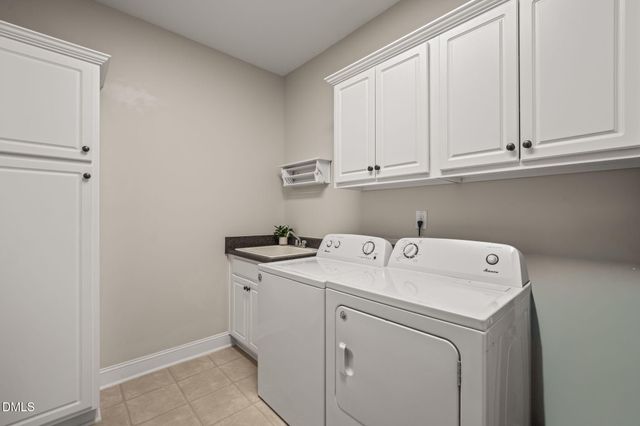 700 Ancient Oaks Drive, Holly Springs, NC 27540