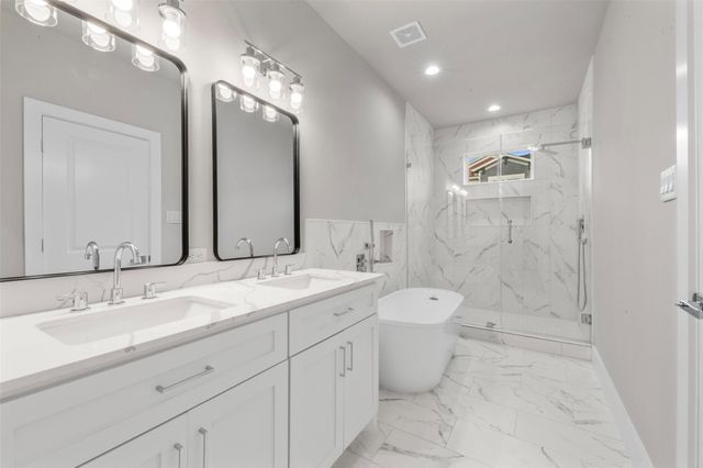 7220 Avenue B, Houston, TX 77011