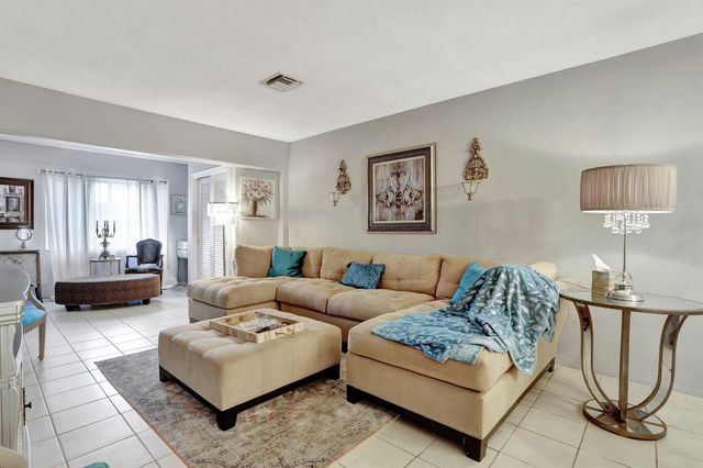 2131 NE 42nd Court 210e, Lighthouse Point, FL 33064