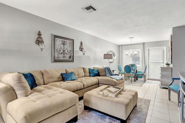2131 NE 42nd Court 210e, Lighthouse Point, FL 33064