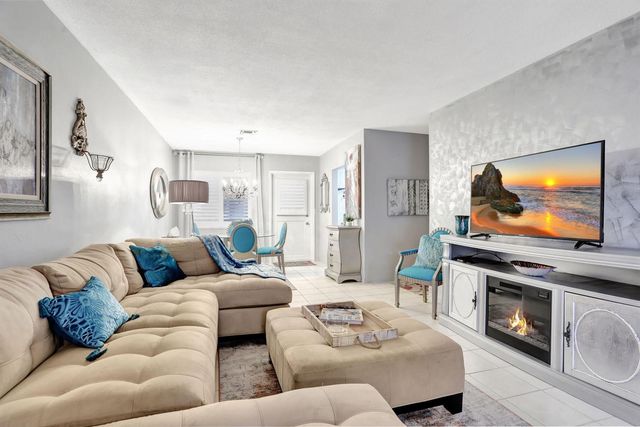 2131 NE 42nd Court 210e, Lighthouse Point, FL 33064