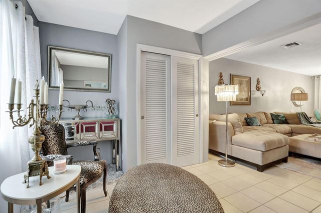 2131 NE 42nd Court 210e, Lighthouse Point, FL 33064