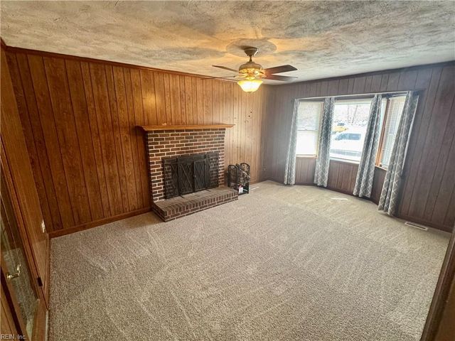 4705 Nuttfield LN, Virginia Beach, VA 23455