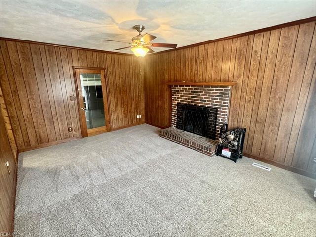 4705 Nuttfield LN, Virginia Beach, VA 23455