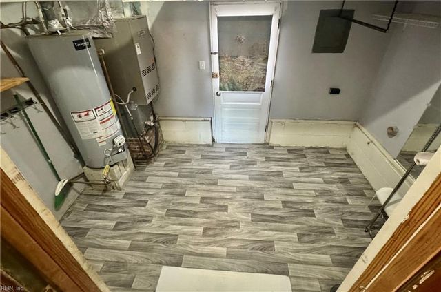 4705 Nuttfield LN, Virginia Beach, VA 23455