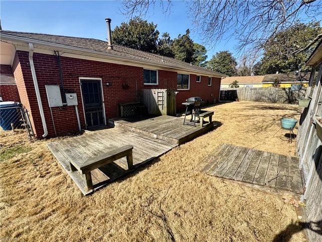 4705 Nuttfield LN, Virginia Beach, VA 23455