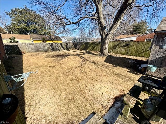 4705 Nuttfield LN, Virginia Beach, VA 23455