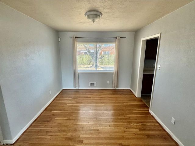 4705 Nuttfield LN, Virginia Beach, VA 23455