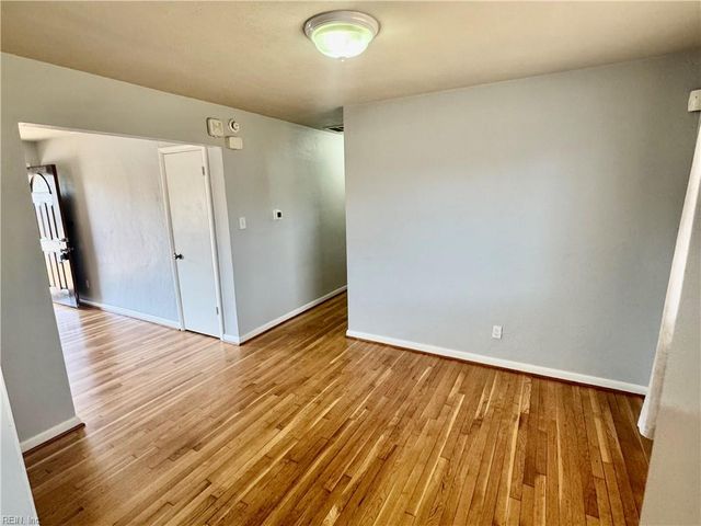 4705 Nuttfield LN, Virginia Beach, VA 23455