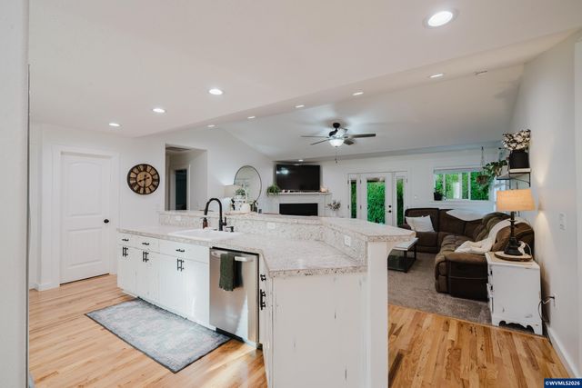 523 NW Harold St, Sublimity, OR 97385