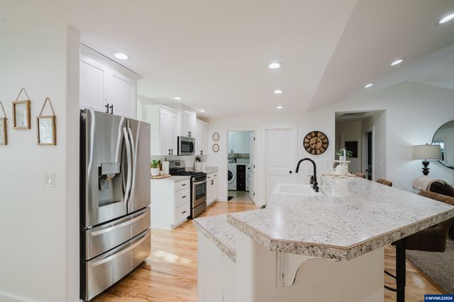 523 NW Harold St, Sublimity, OR 97385