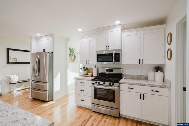 523 NW Harold St, Sublimity, OR 97385