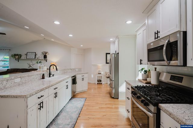 523 NW Harold St, Sublimity, OR 97385