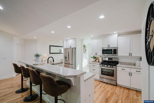 523 NW Harold St, Sublimity, OR 97385