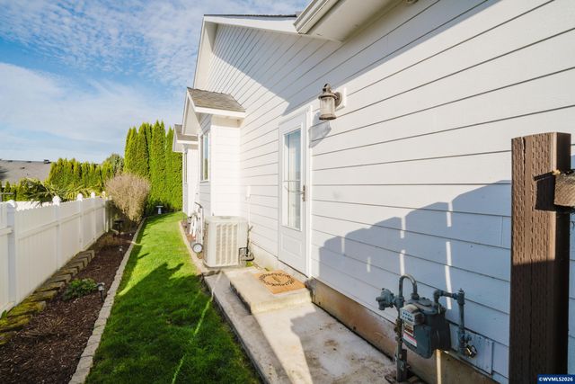 523 NW Harold St, Sublimity, OR 97385