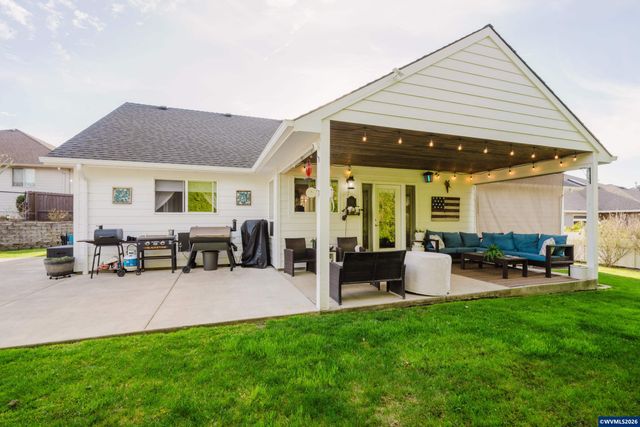 523 NW Harold St, Sublimity, OR 97385