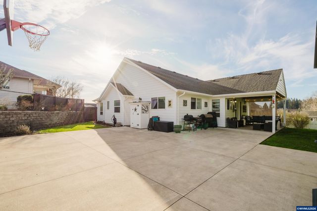 523 NW Harold St, Sublimity, OR 97385