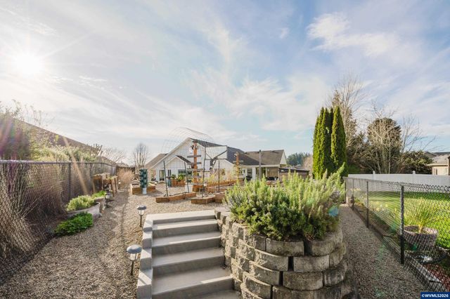 523 NW Harold St, Sublimity, OR 97385