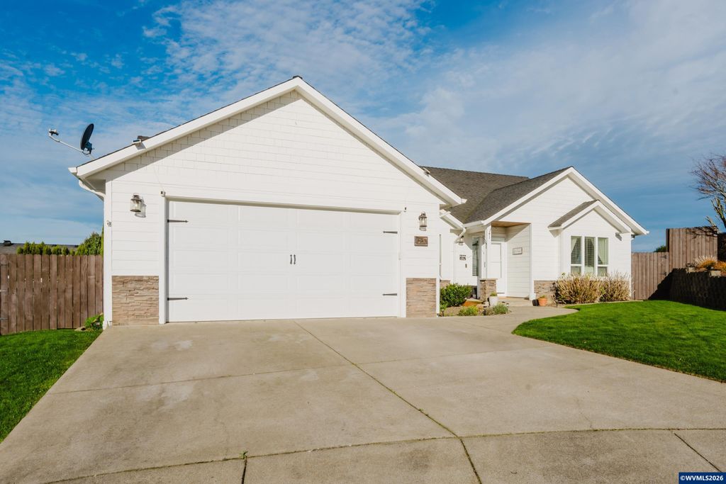 523 NW Harold St, Sublimity, OR 97385