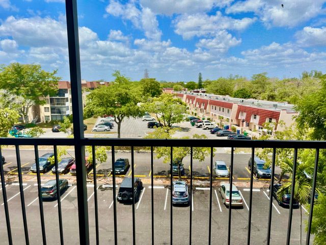 4172 Inverrary Drive 507, Lauderhill, FL 33319