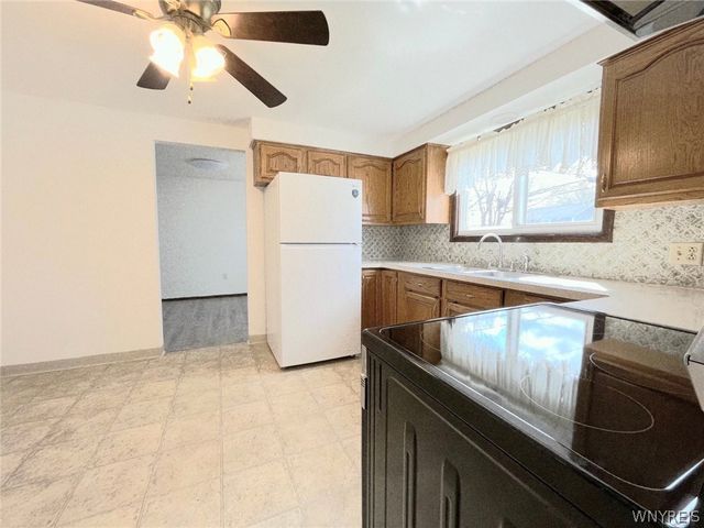 182 Woodcrest Drive, Amherst, NY 14226