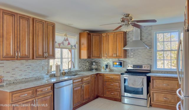 2360 Sleepy Hollow Road, Athens, NY 12015