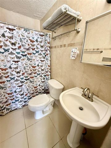 6471 ISLA VERDE 608, Carolina, PR 00979