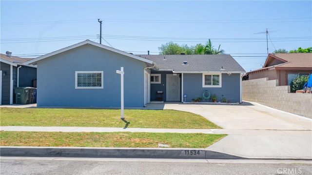 11534 Elvins, Lakewood, CA 90715